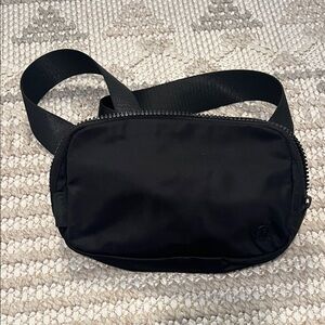 Lululemon Everywhere Belt Bag Black